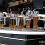 .. wem gehren die drei kleinen Bier??...